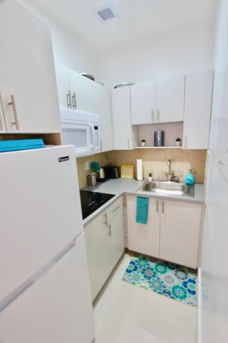 Апартаменти Modern 1/1, Half A Block From The Ocean Маямі-Біч Екстер'єр фото